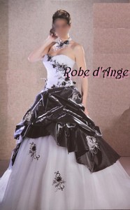 Robe de mariée blanche et noir