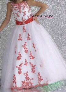 Robe cortège blanche et rouge