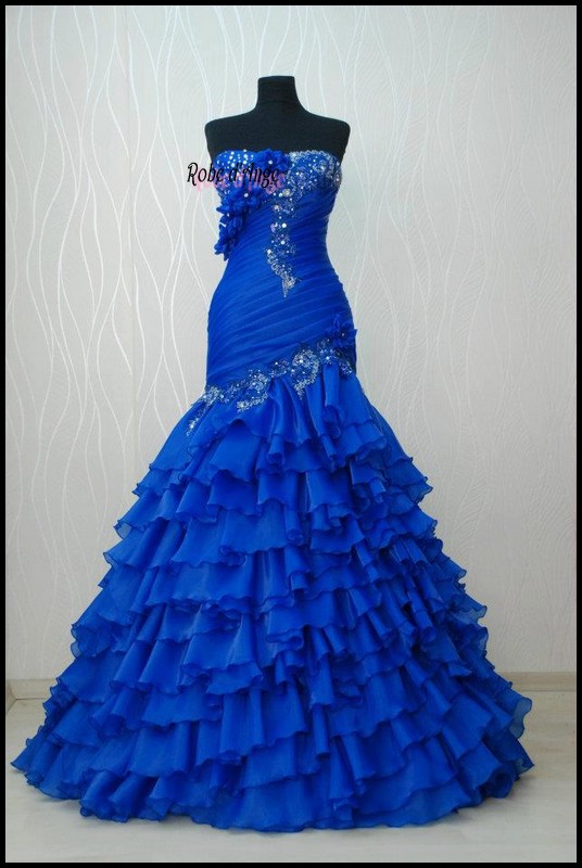 Robe De Princesse Turquoise à Strass Avec Traîne - Taille 50, Neuve Sans étiquette, Prix Réduit