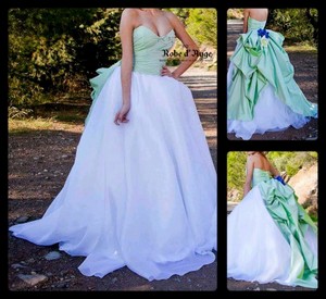 Robe de mariée blanche et verte