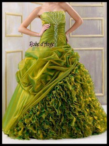 Robe de princesse vert essence