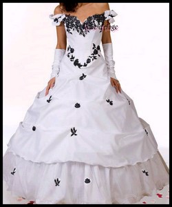 Robe de princesse blanche et noir